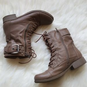 🎉Host Pick🎉. G by Guess Combat Boots